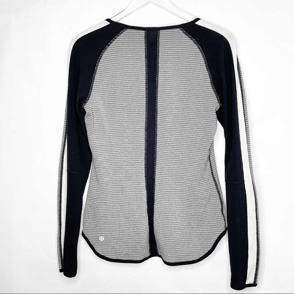 Lululemon Runder Under Reversible Tee - Picture 6 of 13